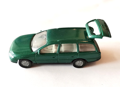 Siku 1054 opel omega - ✅,
